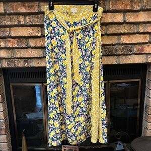 EUC MELLODAY multi floral wrap style skirt size Medium